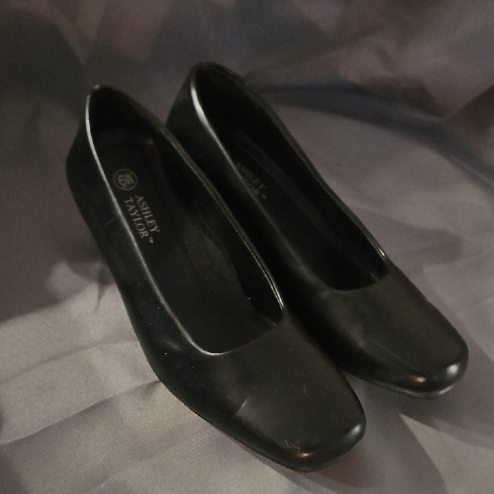 Ashley Taylor Classic Black Heels
